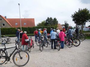 Die Gruppe der Radfahrer in der Nürnberger Straße